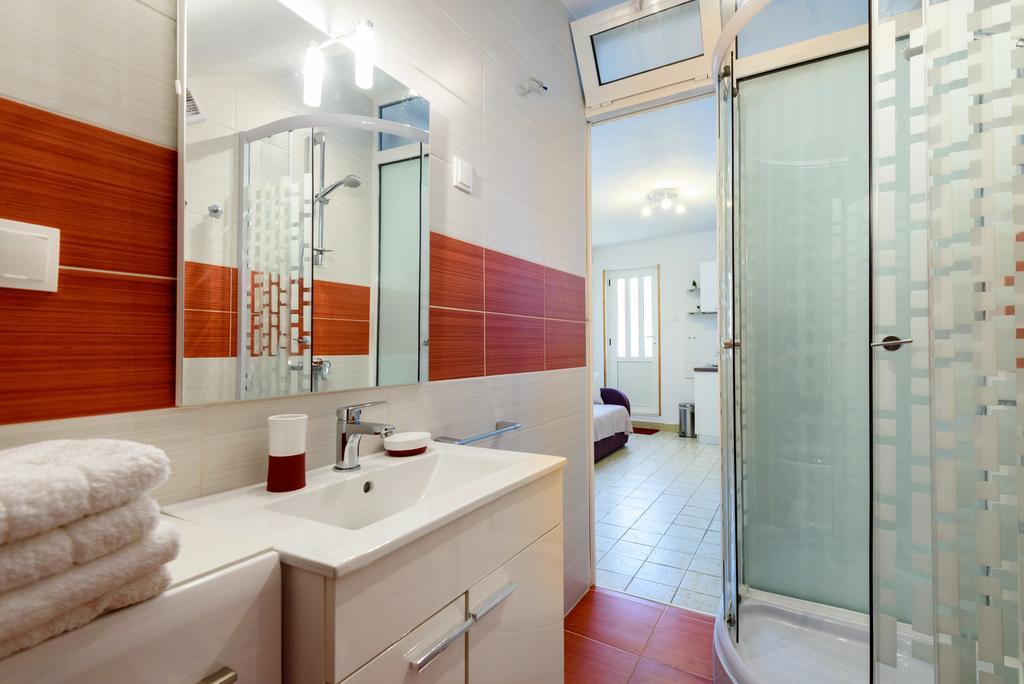 Apartment Mira Trogir Eksteriør billede