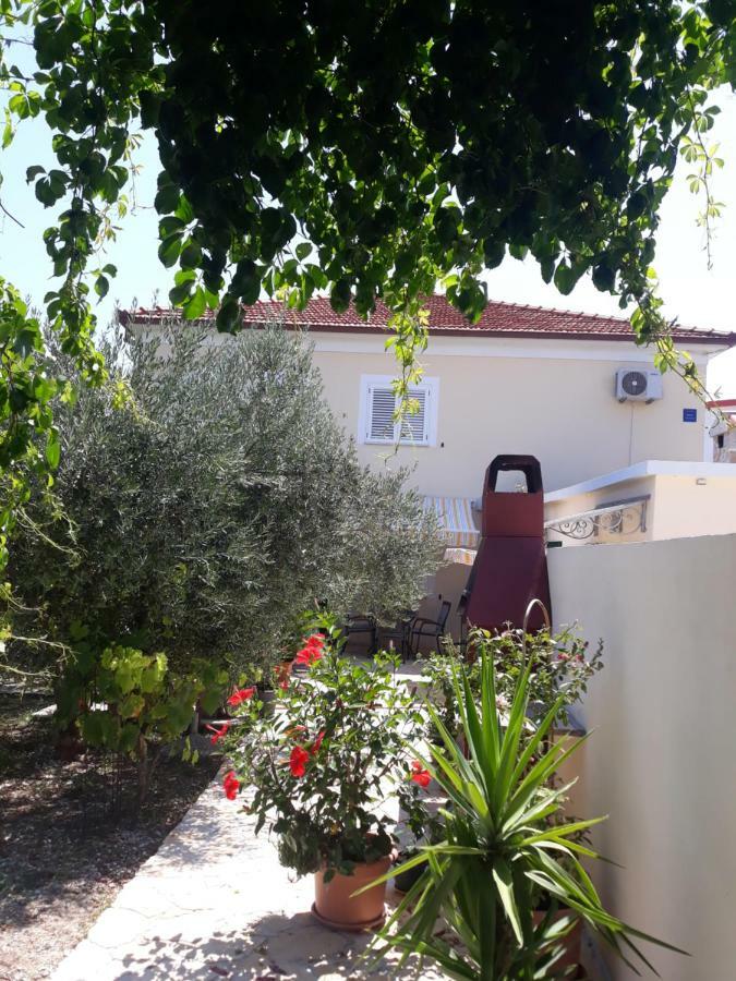 Apartment Mira Trogir Eksteriør billede